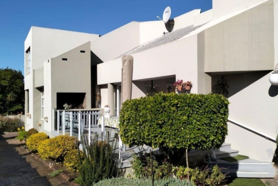 3 Bedroom Property for Sale in Hartenbos Central Western Cape